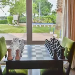 Garden Hotel 4*