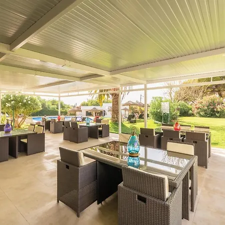 Garden 4*
